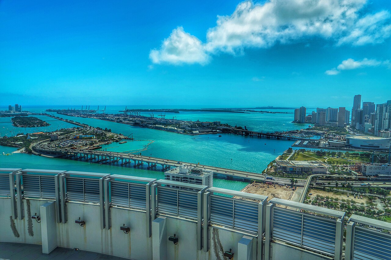 Downtown Miami Meets the Water