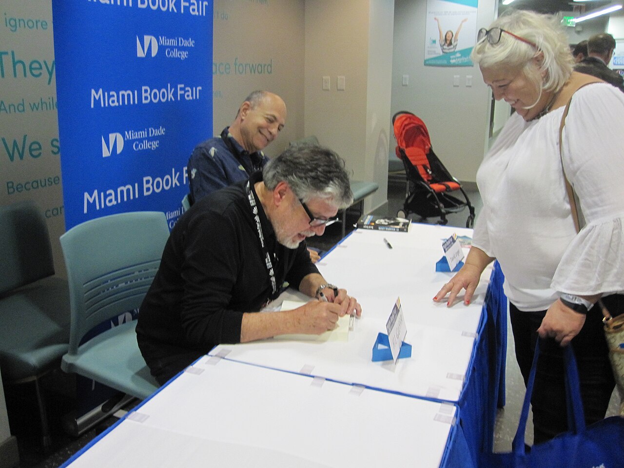 Miami Book Fair Turns Downtown Into a Literary District