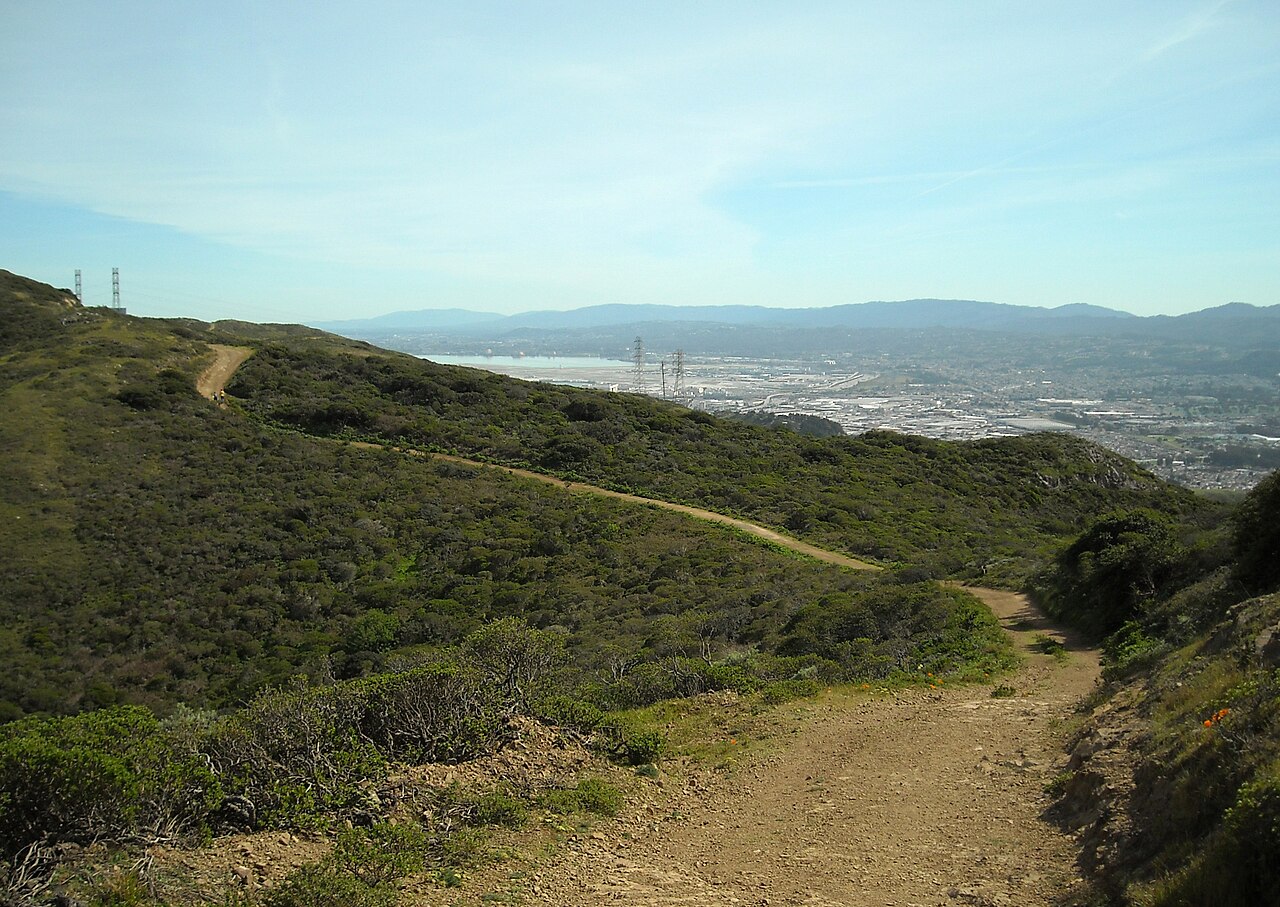 Crocker Park Recreational Trail near San Bruno Mountain in Brisbane